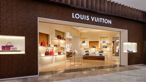 louis vuitton palacio de hierro|palacio hierro polanco mexico.